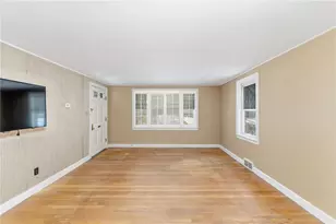 92 Rockland Ave, Woonsocket, RI 02895 - Photo 19