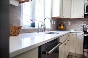 7 Squantum St, Cranston, RI 02920 - Photo 17