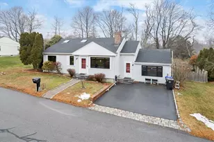 18 Randall Ln, Portsmouth, RI 02871 - Photo 5