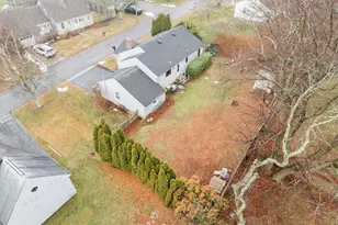 18 Randall Ln, Portsmouth, RI 02871 - Photo 7