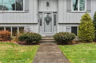 11 Genoa St, North Providence, RI 02904 - Photo 5