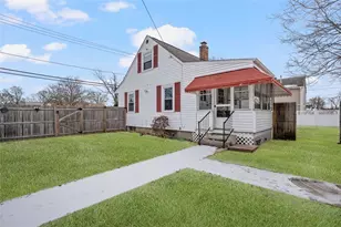 77 Buttonwoods Ave, Warwick, RI 02886 - Photo 3