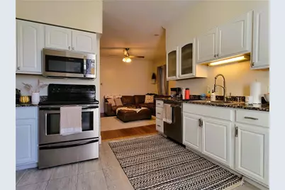 102 Broadway #2B, Newport, RI 02840 - Photo 3