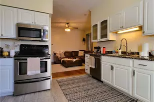 102 Broadway, Newport, RI 02840 - Photo 3