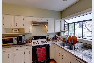 16 Grotto Avenue #3, Providence, RI 02906 - Photo 3