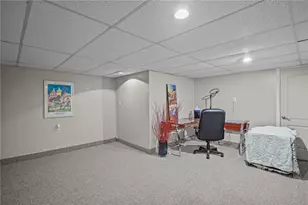 210 Summit Dr, Cranston, RI 02920 - Photo 23