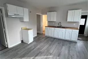 34 Heroux Ave, Woonsocket, RI 02895 - Photo 5