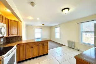 14 Dresser St, Newport, RI 02840 - Photo 5