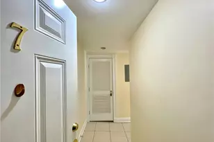 14 Dresser St, Newport, RI 02840 - Photo 3