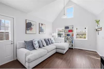 51 Old Oak Avenue, Cranston, RI 02920 - Photo 9