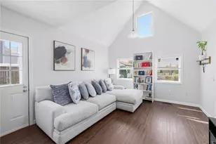 51 Old Oak Ave, Cranston, RI 02920 - Photo 9