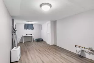 128 Warrington St, Providence, RI 02907 - Photo 33