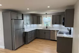 863 Main St, East Greenwich, RI 02818 - Photo 3