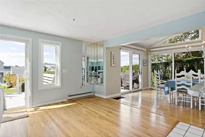 18 Warren Avenue, Middletown, RI 02840 - Photo 7