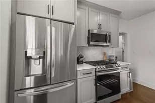 8 Cross St, Newport, RI 02840 - Photo 11