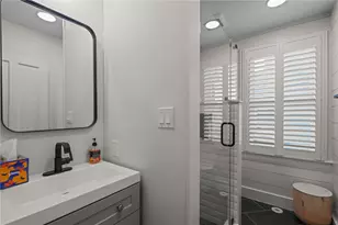 8 Cross St, Newport, RI 02840 - Photo 17