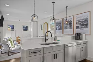 8 Cross St, Newport, RI 02840 - Photo 13