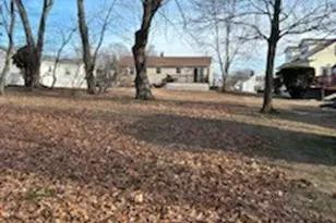 859 Pontiac Ave, Cranston, RI 02910 - Photo 3