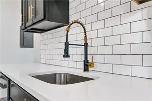 382 Orms St, Providence, RI 02908 - Photo 3