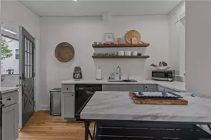 65 Kingston Ave, Newport, RI 02840 - Photo 7