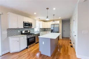 100 Brentwood Ave, Warwick, RI 02886 - Photo 13