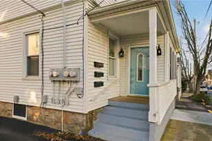 27 Dean Ave, Newport, RI 02840 - Photo 3