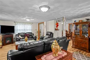 73 Trenton St, Providence, RI 02906 - Photo 3