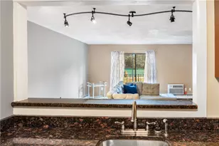 752 Quaker Ln, Warwick, RI 02818 - Photo 7