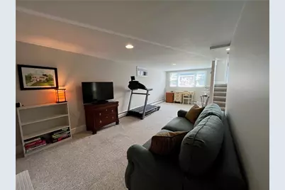 83 Eustis Avenue, Newport, RI 02840 - Photo 17