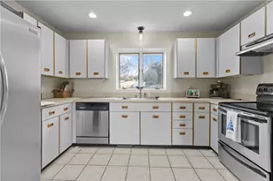 157 Harrison Ave, Newport, RI 02840 - Photo 11