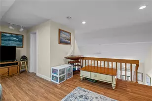 157 Harrison Ave, Newport, RI 02840 - Photo 15