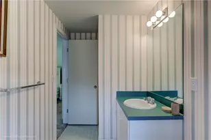 1 Ledge Rd, Newport, RI 02840 - Photo 21