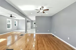 32 Carver St, Pawtucket, RI 02860 - Photo 9