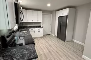 25 Denison St, Providence, RI 02904 - Photo 7