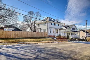 46 Highland St, Cranston, RI 02920 - Photo 7