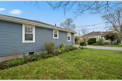 210 Robinson Street, East Providence, RI 02914 - Photo 5