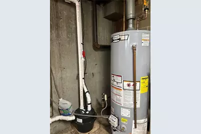 693 Oaklawn Avenue, Cranston, RI 02920 - Photo 7