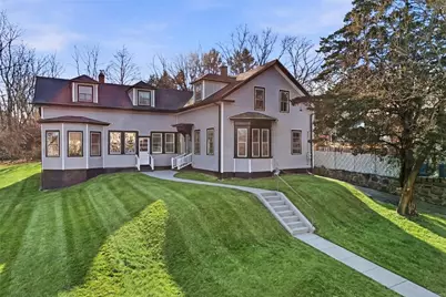 40 Youngs Avenue, West Warwick, RI 02893 - Photo 3