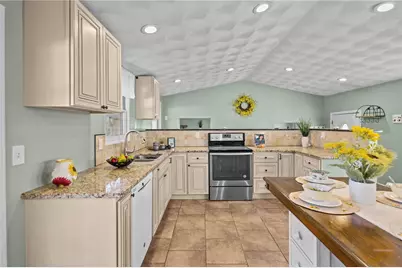 273 Main Street, Cranston, RI 02823 - Photo 3