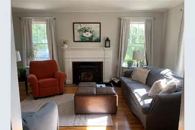 31 Elmcrest Avenue, Providence, RI 02908 - Photo 9