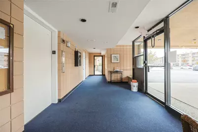 650 East Greenwich Avenue #7-207, West Warwick, RI 02893 - Photo 5