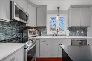 1 Roblyn Dr, Johnston, RI 02919 - Photo 5