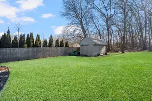 1 Roblyn Dr, Johnston, RI 02919 - Photo 27