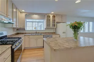 45 Pardon's Wood Ln, East Greenwich, RI 02818 - Photo 9