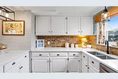 15 Shadbush Road, Warwick, RI 02888 - Photo 5