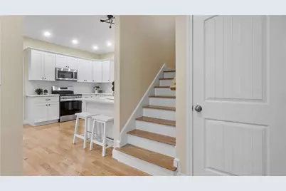 102 Ames Street, Pawtucket, RI 02861 - Photo 9