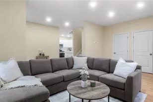 102 Ames St, Pawtucket, RI 02861 - Photo 3