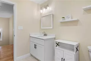 102 Ames St, Pawtucket, RI 02861 - Photo 15