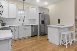 102 Ames St, Pawtucket, RI 02861 - Photo 7