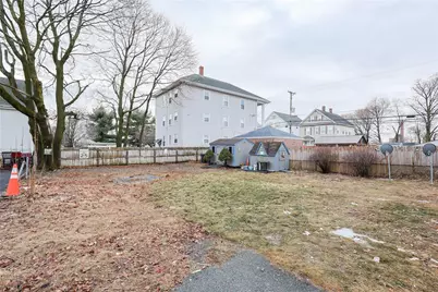 107 Hughes Avenue, Pawtucket, RI 02861 - Photo 29